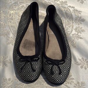 Aerosoles Geometric Black and White Women's Flats